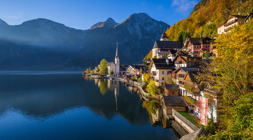 Hallstatt mountain village with Hallstatter See in the Austrian Alps